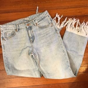 Zara light blue distressed bottom jean
